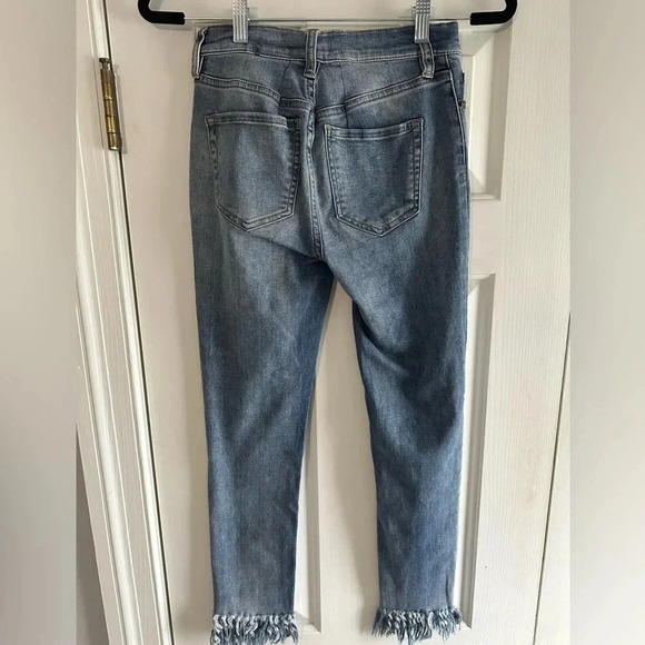 Free People light wash, straight leg, raw hem Jeans Size 26 - Picture 3 of 6